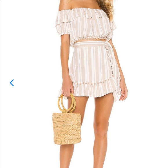 x REVOLVE Alicia Top & skirt in Nude Stripe
Lovers and Friends
Color:Nude Stripe - Picture 2 of 5